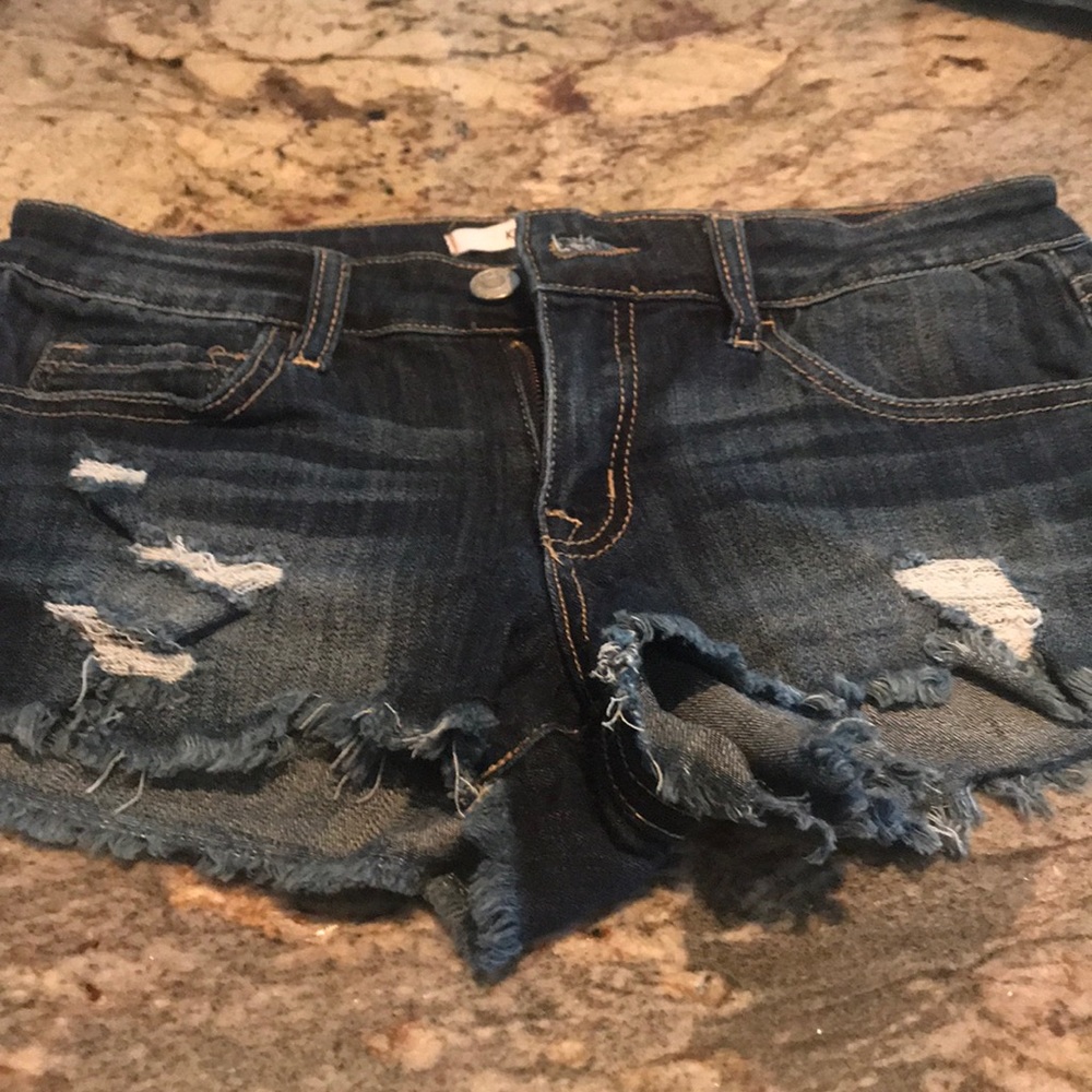 Kilque B shorts juniors size sm